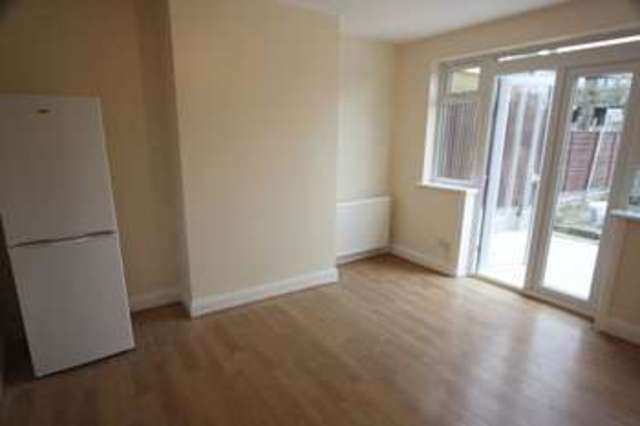  Image of 4 bedroom Property to rent in Rosehill Gardens Sudbury Hill Harrow UB6 at Rosehill Gardens  Greenford, UB6 0LB
