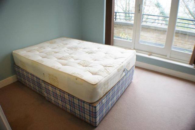  Image of 5 bedroom Terraced house to rent in Rosemont Road London NW3 at Finchley  London, NW3 6NE