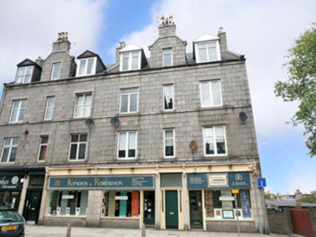  Image of 1 bedroom Flat to rent in Rosemount Place Aberdeen AB25 at City Centre Aberdeen Aberdeen, AB25 2YA