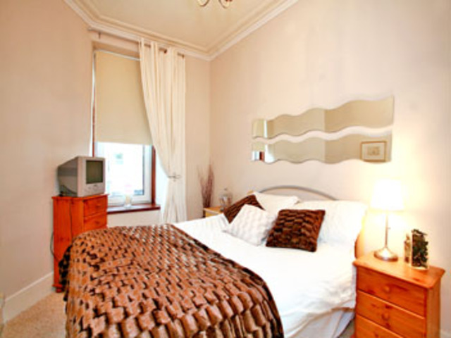  Image of 1 bedroom Flat to rent in Rosemount Place Aberdeen AB25 at City Centre Aberdeen Aberdeen, AB25 2YA