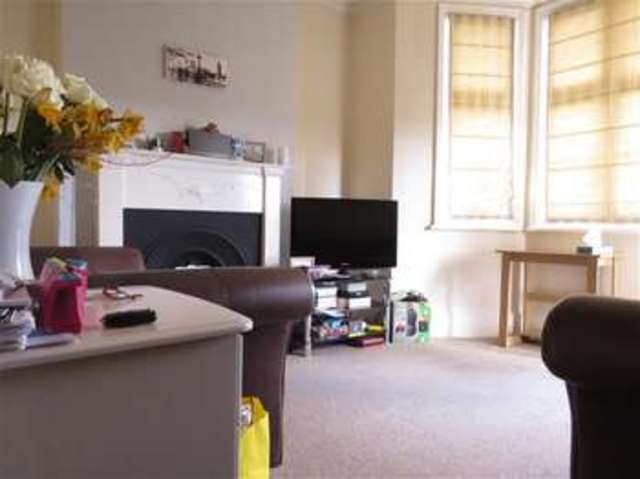  Image of 2 bedroom Flat to rent in Rosendale Road London SE21 at Dulwich, SE21 8DR