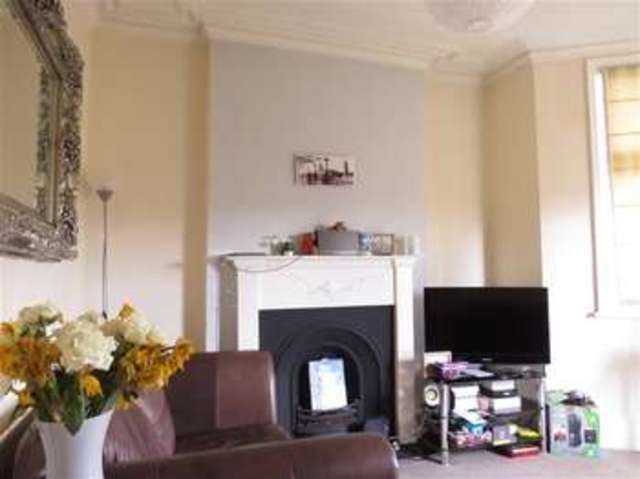  Image of 2 bedroom Flat to rent in Rosendale Road London SE21 at Dulwich, SE21 8DR