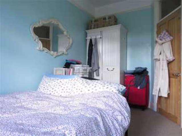  Image of 2 bedroom Flat to rent in Rosendale Road London SE21 at Dulwich, SE21 8DR