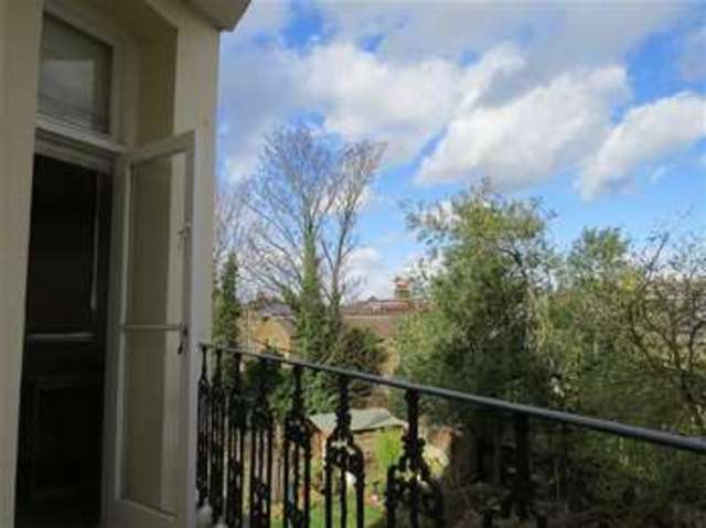  Image of 2 bedroom Flat to rent in Rosendale Road London SE21 at Dulwich, SE21 8DR