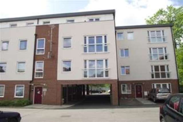  Image of 2 bedroom Flat to rent in Queen Marys Avenue Watford WD18 at Watford, WD18 7JN