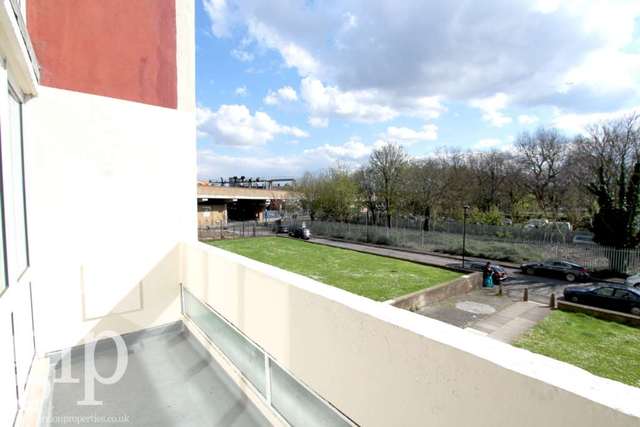  Image of Studio flat to rent in Royal Street London SE1 at Royal Street Waterloo London, SE1 7LN