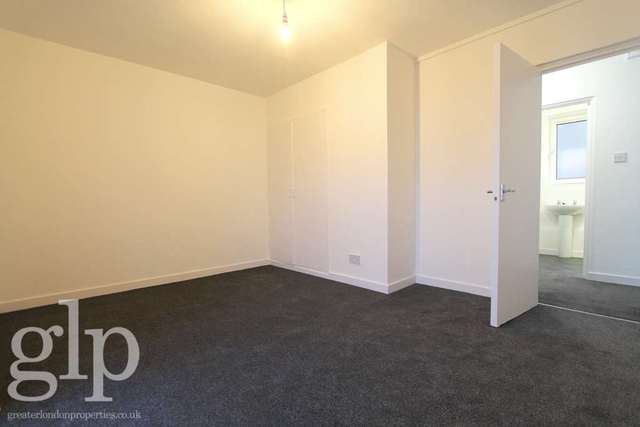  Image of 1 bedroom Flat to rent in Royal Street London SE1 at Royal Street Waterloo London, SE1 7EQ