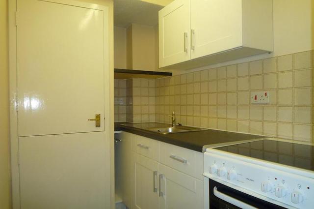  Image of 1 bedroom Flat to rent in Simpson Road Portsmouth PO2 at Rudmore Court Simpson Road Portsmouth, PO2 8SS