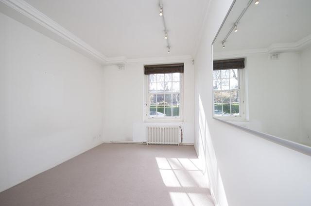  Image of 1 bedroom Ground Flat for sale in Nevern Square London SW5 at Nevern Square  Nevern Square, SW5 9PL