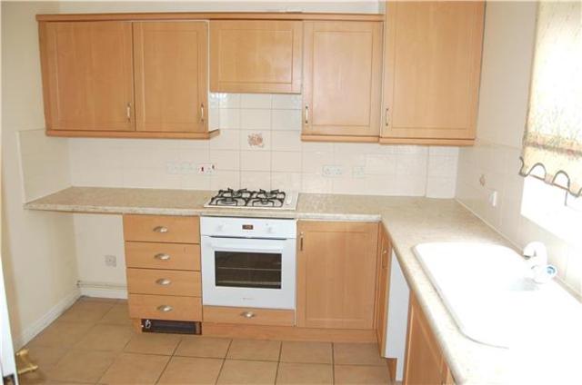  Image of 3 bedroom End of Terrace to rent in Bluebell Close Rush Green Romford RM7 at ROMFORD, RM7 0XN