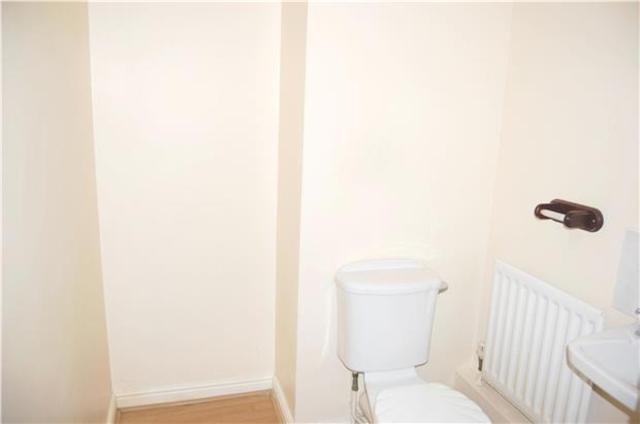  Image of 3 bedroom End of Terrace to rent in Bluebell Close Rush Green Romford RM7 at ROMFORD, RM7 0XN