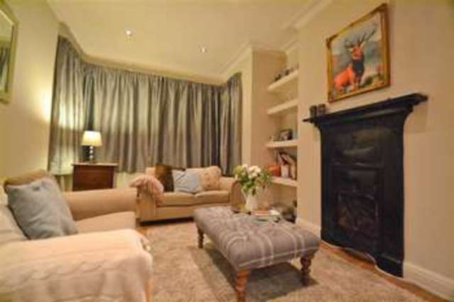  Image of 2 bedroom Apartment to rent in Ryfold Road London SW19 at Wimbledon Park, SW19 8DF