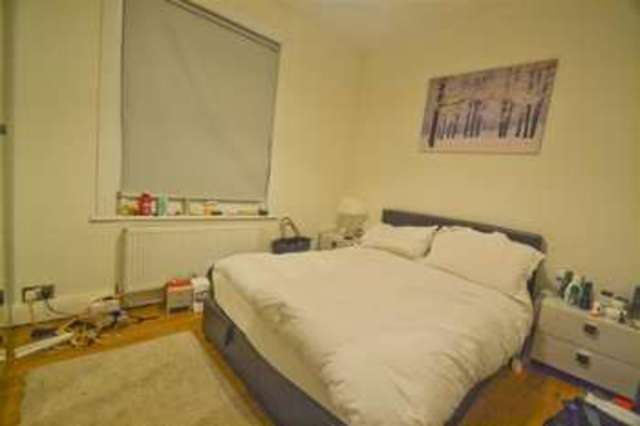  Image of 2 bedroom Apartment to rent in Ryfold Road London SW19 at Wimbledon Park, SW19 8DF