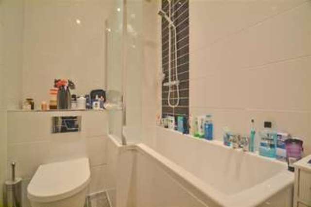  Image of 2 bedroom Apartment to rent in Ryfold Road London SW19 at Wimbledon Park, SW19 8DF