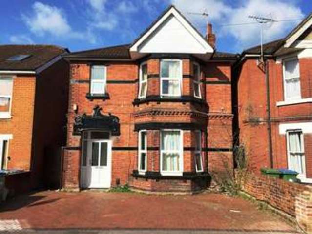  Image of 1 bedroom Detached house to rent in St. Catherines Road Southampton SO18 at 12 St Catherines Road  Southampton, SO18 1LJ
