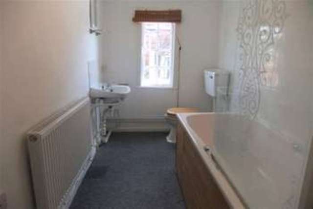  Image of 2 bedroom Flat to rent in High Street Salisbury SP1 at Salisbury, SP1 2PB