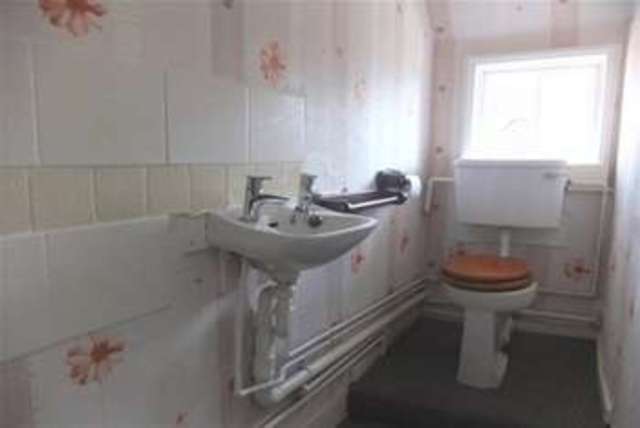  Image of 2 bedroom Flat to rent in High Street Salisbury SP1 at Salisbury, SP1 2PB