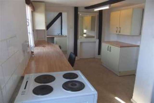  Image of 2 bedroom Flat to rent in High Street Salisbury SP1 at Salisbury, SP1 2PB