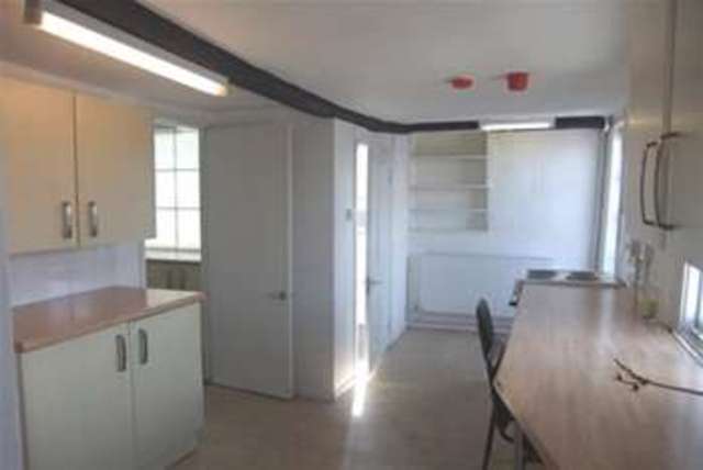  Image of 2 bedroom Flat to rent in High Street Salisbury SP1 at Salisbury, SP1 2PB