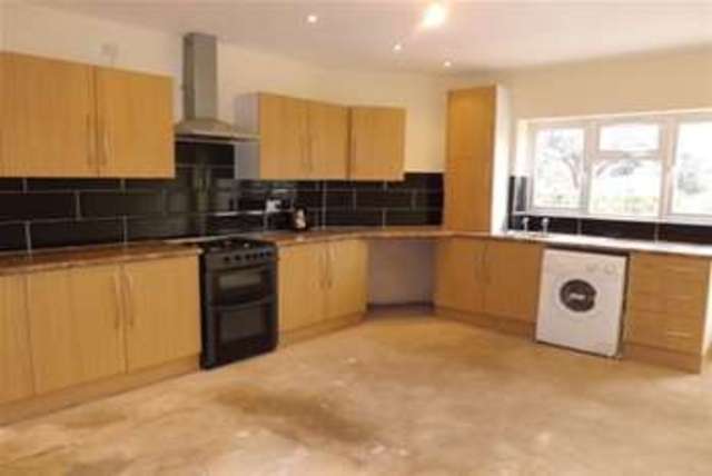  Image of 5 bedroom Detached house to rent in Sandgate Road Hall Green Birmingham B28 at Birmingham, B28 0UW