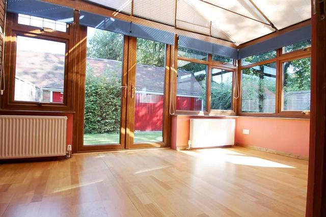  Image of 2 bedroom Cottage to rent in Sandpit Lane St. Albans AL1 at St Albans, AL1 4BJ