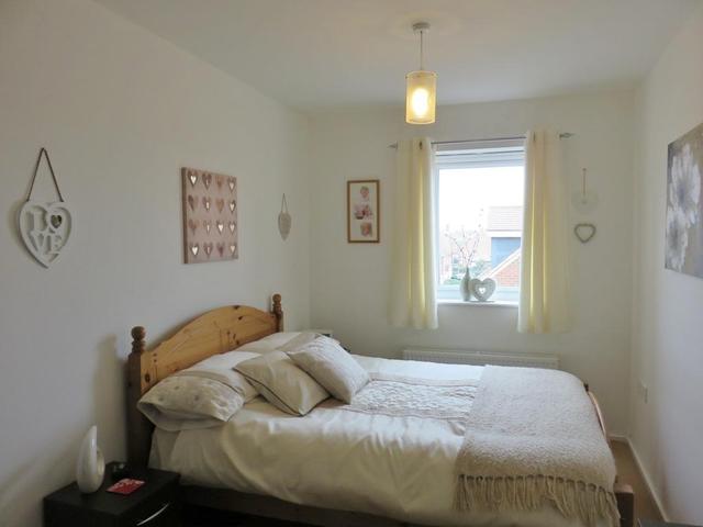  Image of 2 bedroom Flat to rent in Sandwell Park Kingswood Hull HU7 at Kingswood  HULL, HU7 3GY