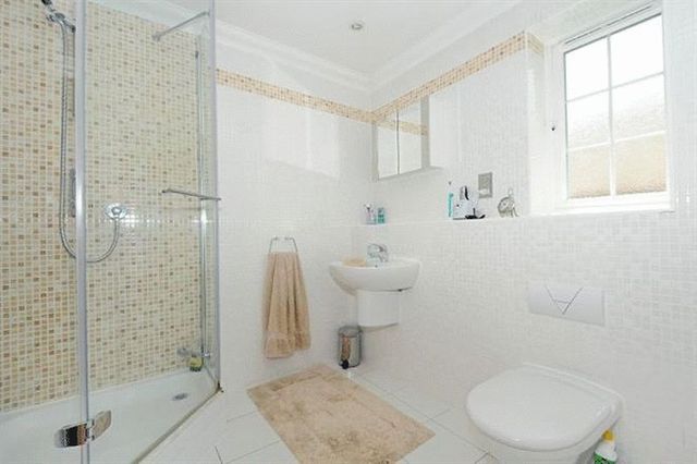  Image of 3 bedroom Flat to rent in Sandy Lodge Way Northwood HA6 at Sandy Lodge Way  Northwood, HA6 2AJ