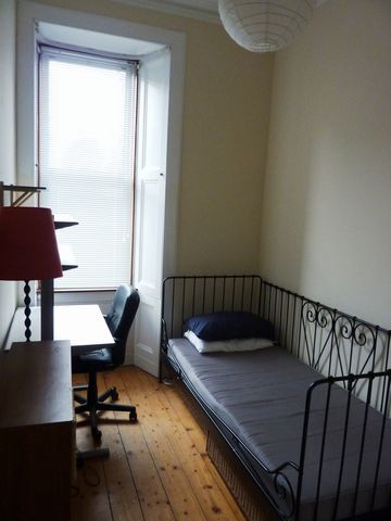  Image of 2 bedroom Flat to rent in Sciennes Hill Place Edinburgh EH9 at Newington Edinburgh Edinburgh, EH9 1NP