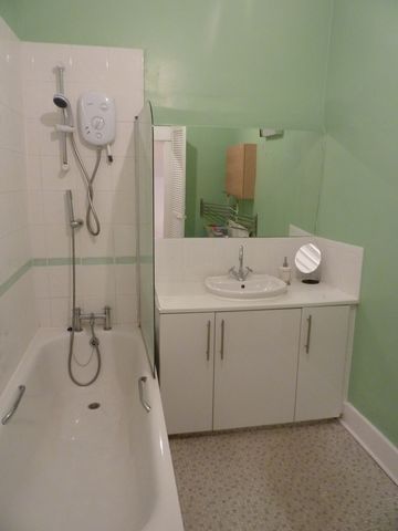  Image of 2 bedroom Flat to rent in Sciennes Hill Place Edinburgh EH9 at Newington Edinburgh Edinburgh, EH9 1NP