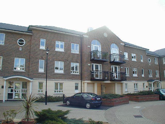  Image of 2 bedroom Flat to rent in May Bate Avenue Kingston upon Thames KT2 at Maybate Avenue  Kingston Upon Thames, KT2 5US
