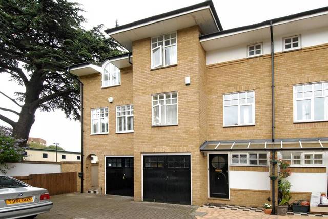  Image of 2 bedroom Detached house to rent in Shaftesbury Mews London SW4 at Shaftesbury Mews  London, SW4 9BP