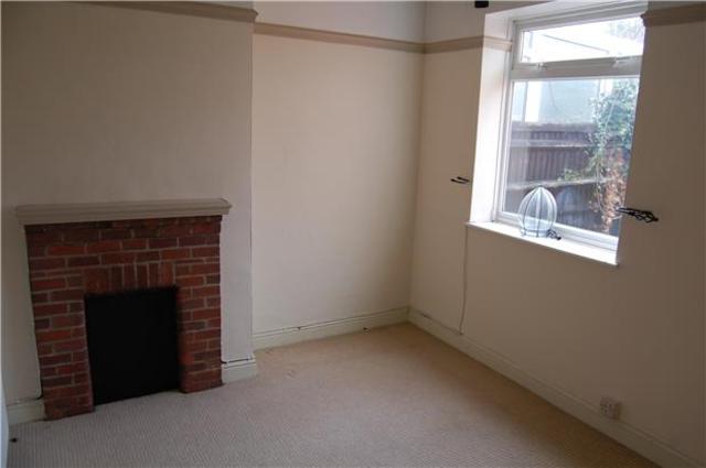  Image of 4 bedroom Semi-Detached house to rent in Shakespeare Road Cheltenham GL51 at Gloucestershire, GL51 7HH