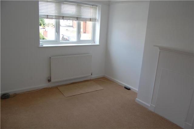  Image of 4 bedroom Semi-Detached house to rent in Shakespeare Road Cheltenham GL51 at Gloucestershire, GL51 7HH