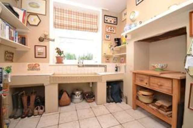  Image of 6 bedroom Detached house for sale in Victoria Avenue Shanklin PO37 at Shanklin Isle Of Wight, PO37 6LU