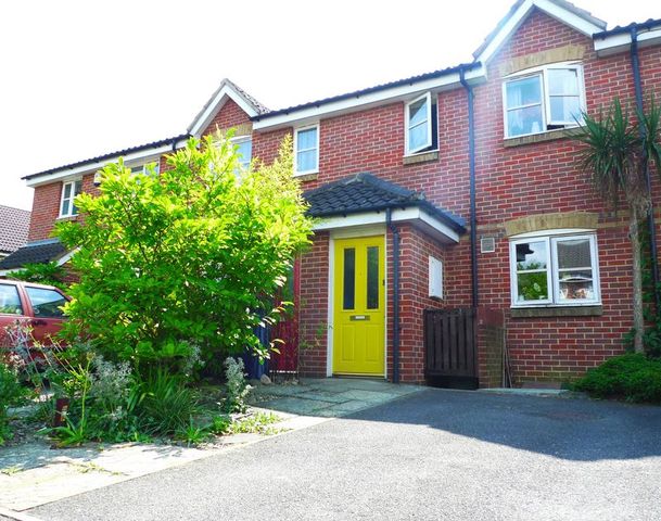  Image of 2 bedroom Detached house for sale in Shaw Road London SE22 at Shaw Road Array East Dulwich, SE22 8DP