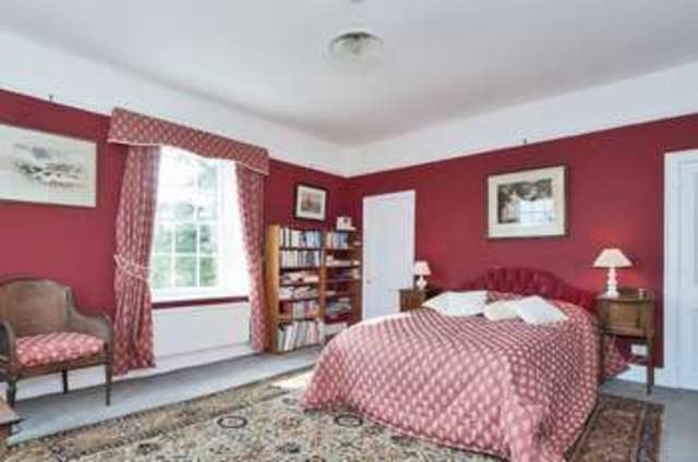  Image of 5 bedroom Detached house for sale in Wharf Road Shillingford Wallingford OX10 at Shillingford Wallingford Oxfordshire, OX10 7EW