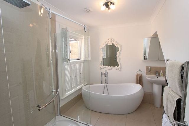  Image of 3 bedroom Terraced house for sale in Charlton Road Shirley Southampton SO15 at Charlton Road Shirley Southampton, SO15 5FL