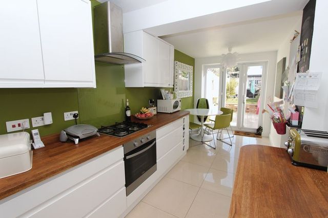  Image of 3 bedroom Terraced house for sale in Charlton Road Shirley Southampton SO15 at Charlton Road Shirley Southampton, SO15 5FL