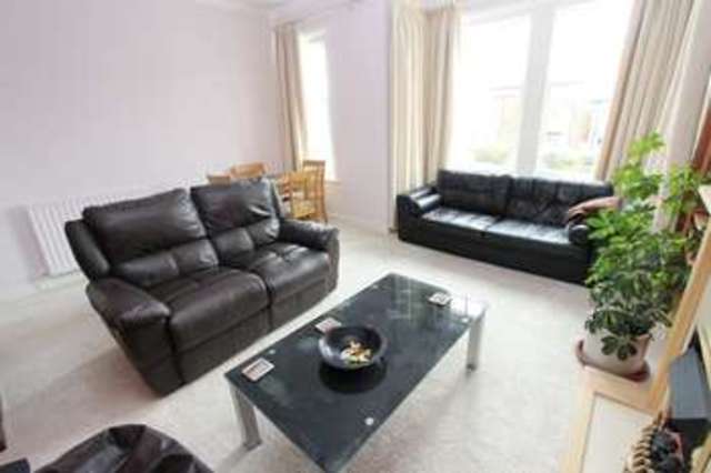  Image of 2 bedroom Flat for sale in Arthur Road Shirley Southampton SO15 at Arthur Road Shirley Southampton, SO15 5DZ