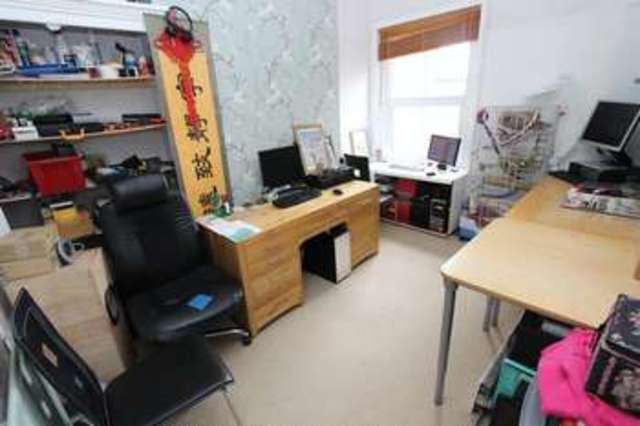  Image of 2 bedroom Flat for sale in Arthur Road Shirley Southampton SO15 at Arthur Road Shirley Southampton, SO15 5DZ