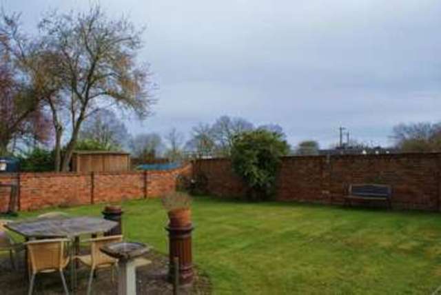  Image of 1 bedroom Flat to rent in The Straight Mile Shurlock Row Reading RG10 at The Straight Mile Shurlock Row Reading, RG10 0QN