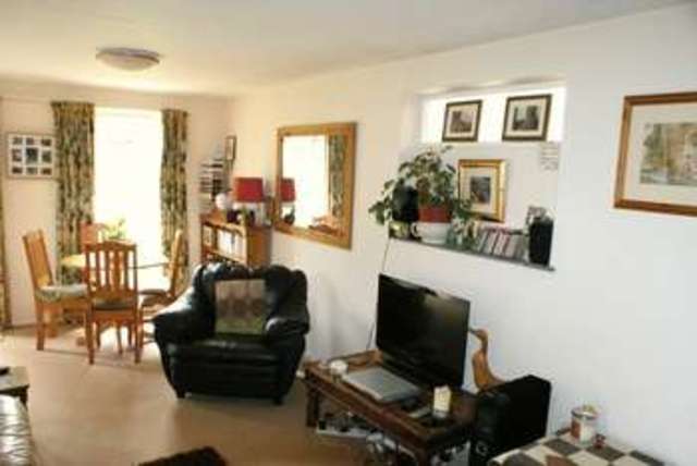  Image of 1 bedroom Flat to rent in The Straight Mile Shurlock Row Reading RG10 at The Straight Mile Shurlock Row Reading, RG10 0QN