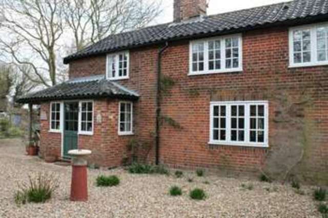  Image of 4 bedroom Cottage for sale in Silver Green Hempnall Norwich NR15 at Hempnall Norwich Hempnall Green, NR15 2NL