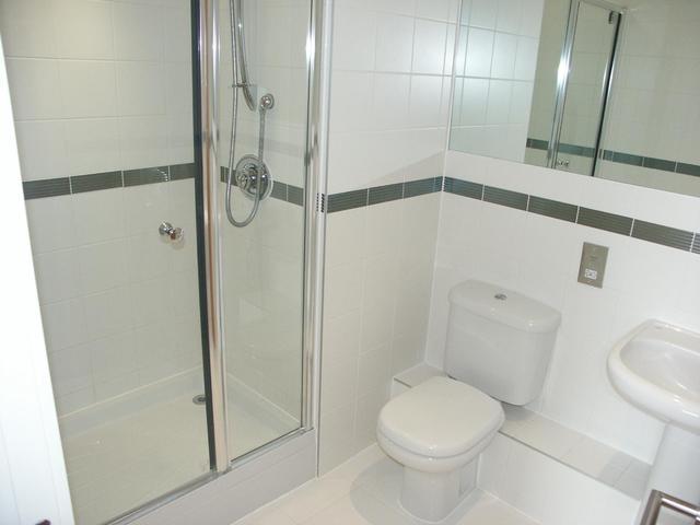 Image of 2 bedroom Apartment to rent in Channel Way Ocean Village Southampton SO14 at 33 Channel Way Ocean Village Southampton, SO14 3JF