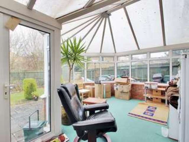  Image of 3 bedroom Detached house for sale in Smithbarn Close Horley RH6 at Smithbarn Close  Horley, RH6 9LF