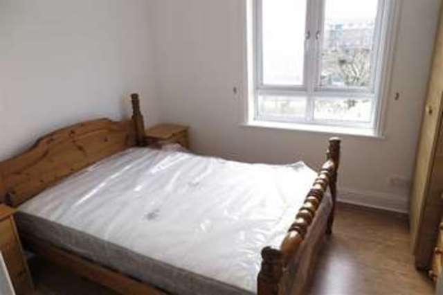  Image of 2 bedroom Flat to rent in South Sea Street London SE16 at Surrey Quays, SE16 7US