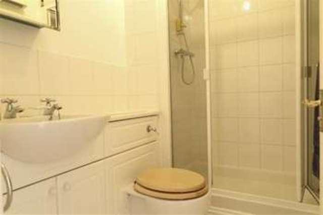  Image of 2 bedroom Flat to rent in South Sea Street London SE16 at Surrey Quays, SE16 7US
