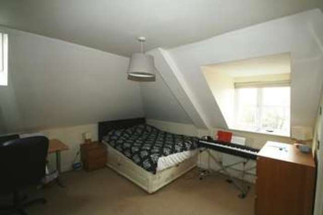  Image of 3 bedroom Flat for sale in Stourwood Avenue Southbourne Bournemouth BH6 at 4 Stourwood Avenue Southbourne Bournemouth, BH6 3PN