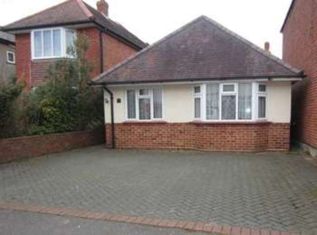  Image of 4 bedroom Bungalow to rent in Fenton Road Southbourne Bournemouth BH6 at Fenton Road Southbourne Bournemouth, BH6 5EY