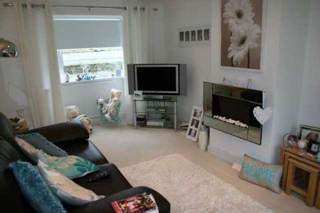  Image of 2 bedroom Semi-Detached house to rent in Southway Drive Plymouth PL6 at Southway Drive Southway Plymouth, PL6 6SJ